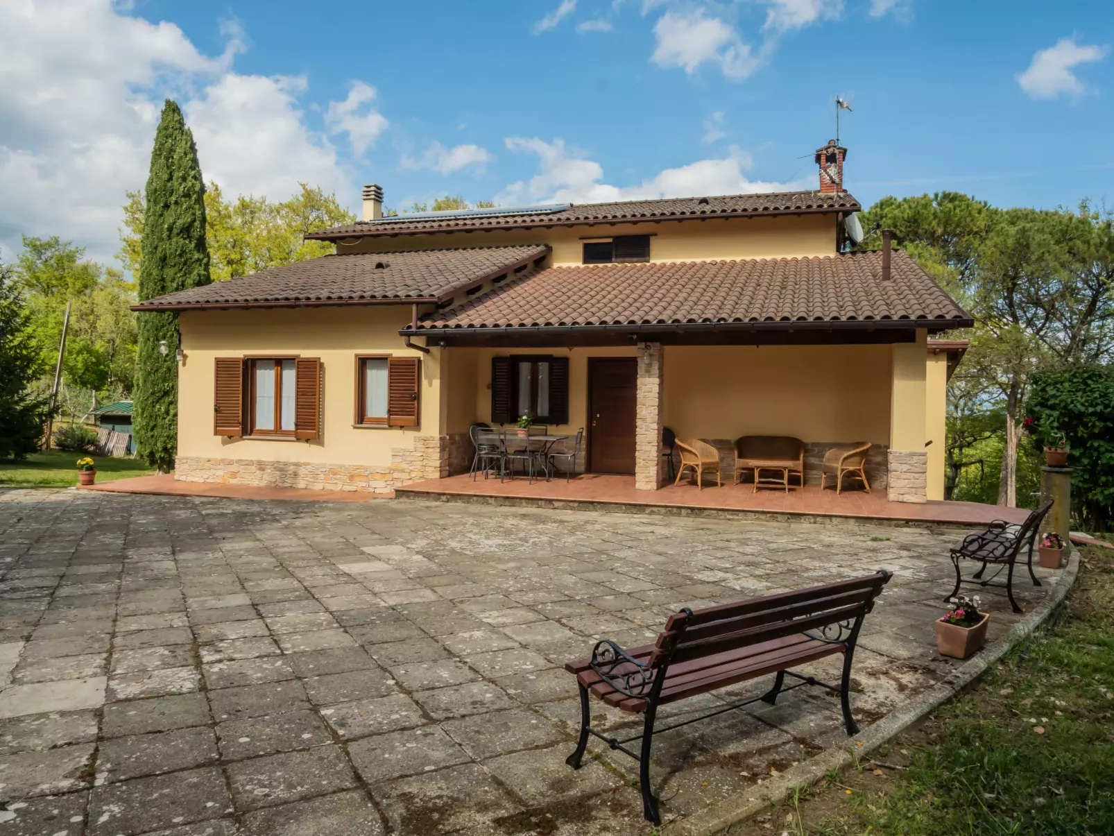Villa Le Pine-Outside