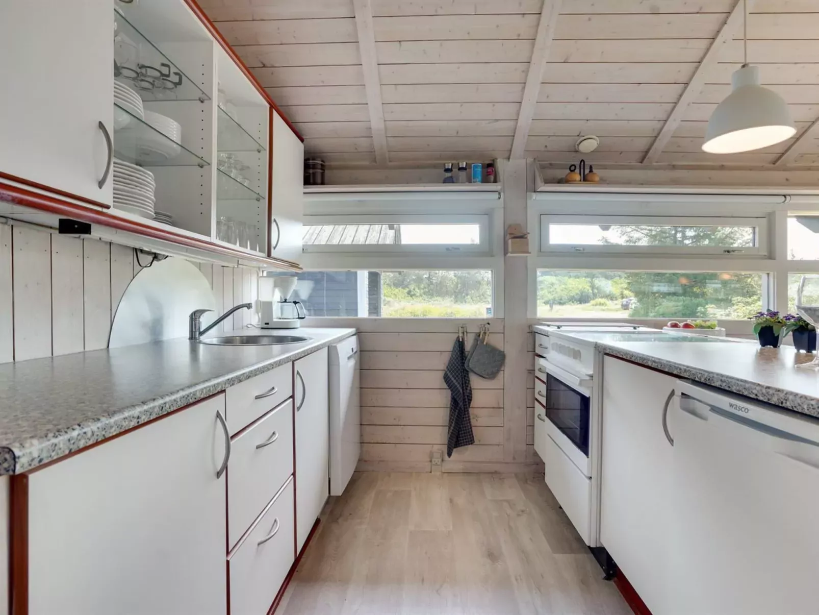 "Allida" - 800m from the sea-Dedans
