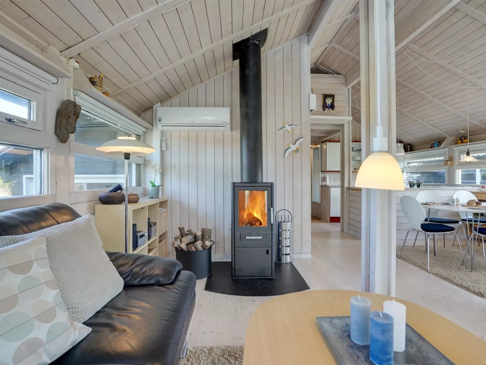 "Allida" - 800m from the sea-Dedans