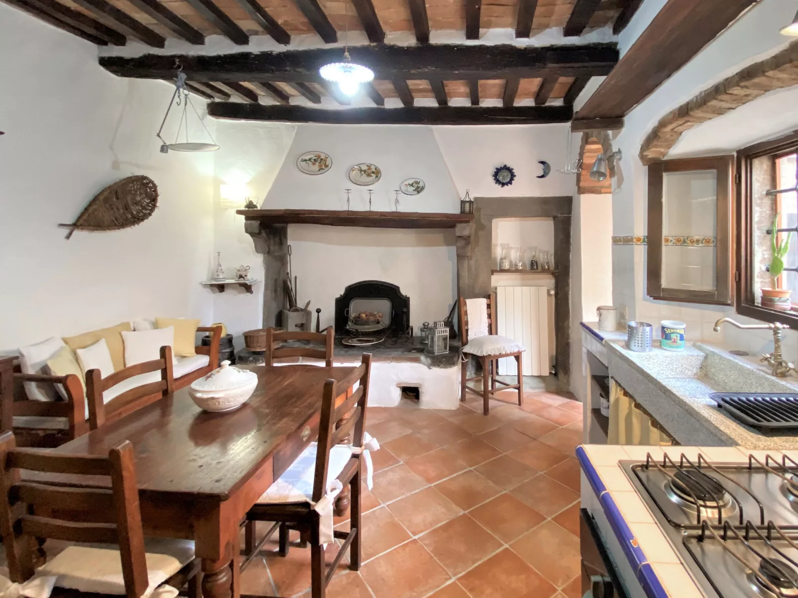 Taverna-Inside