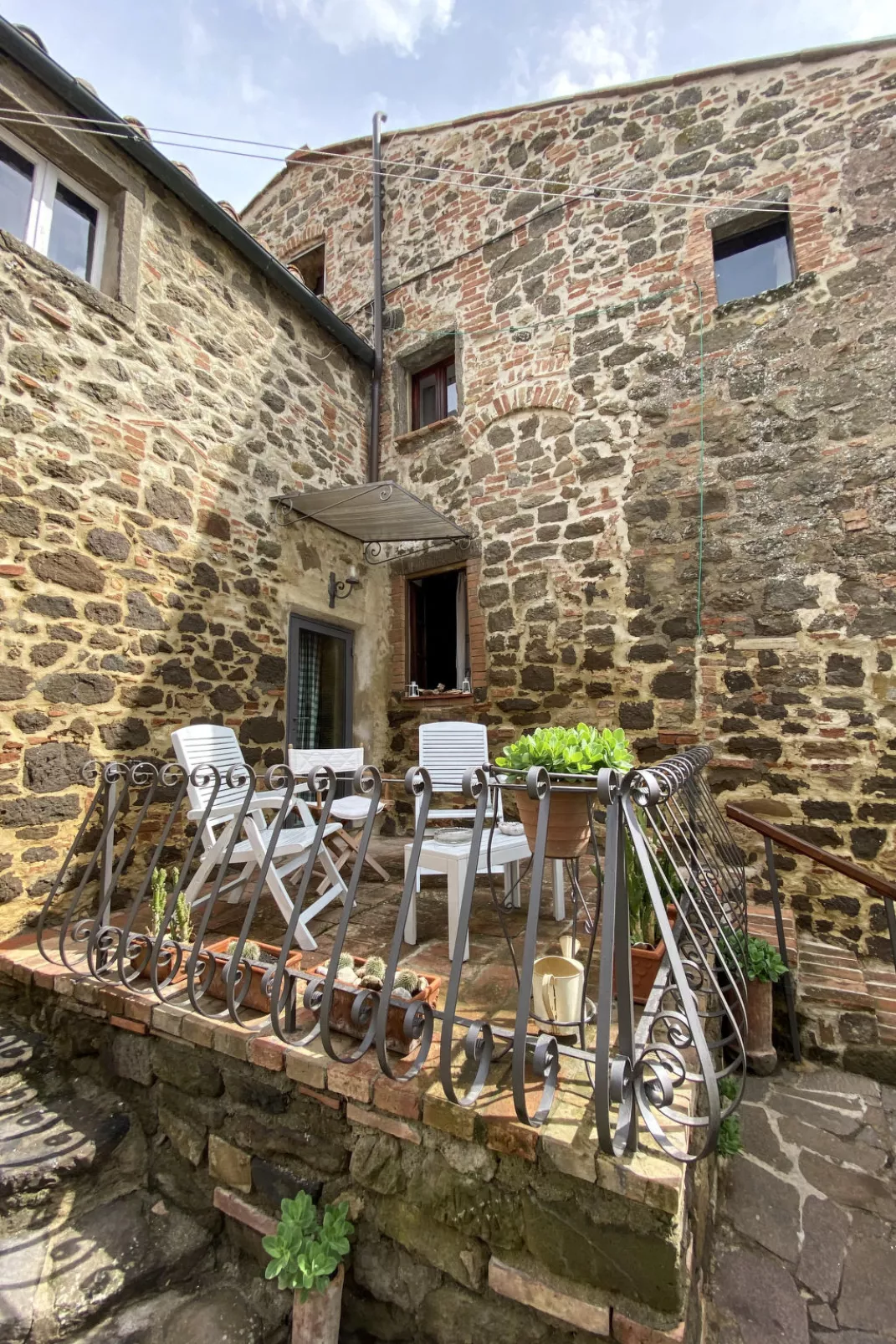 Taverna-Outside