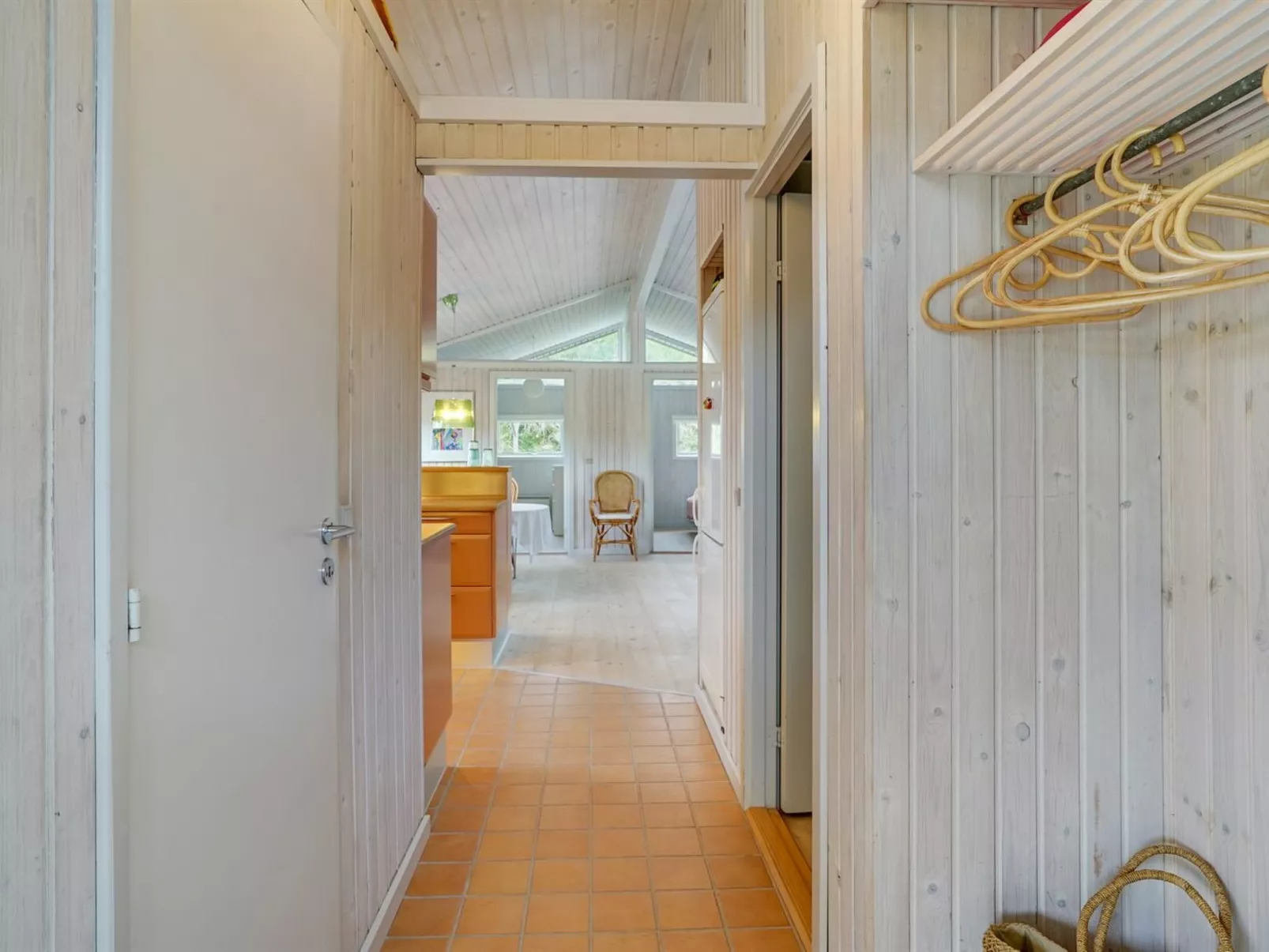 "Erwith" - 50m from the sea-Inside