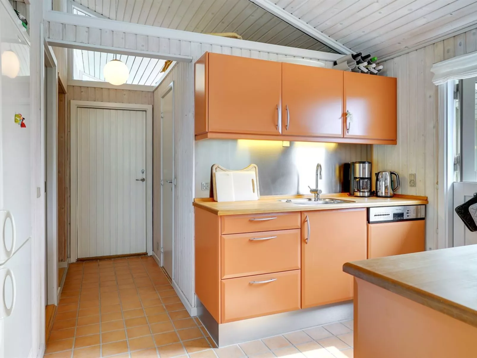 "Erwith" - 50m from the sea-Inside