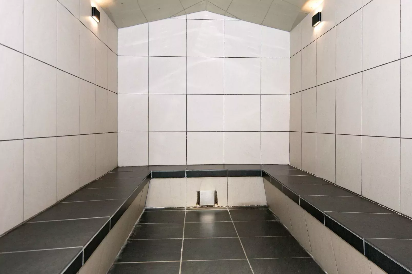 3 room,2 levels,Premium-Pool