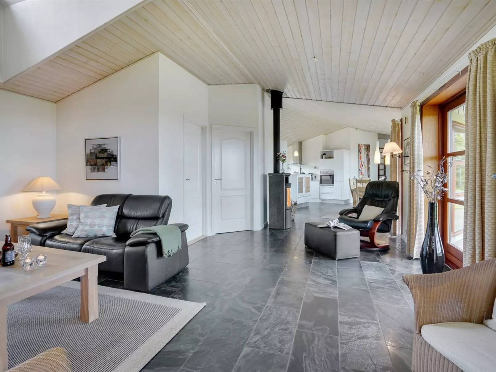 "Amundi" - 3.8km from the sea-Outside