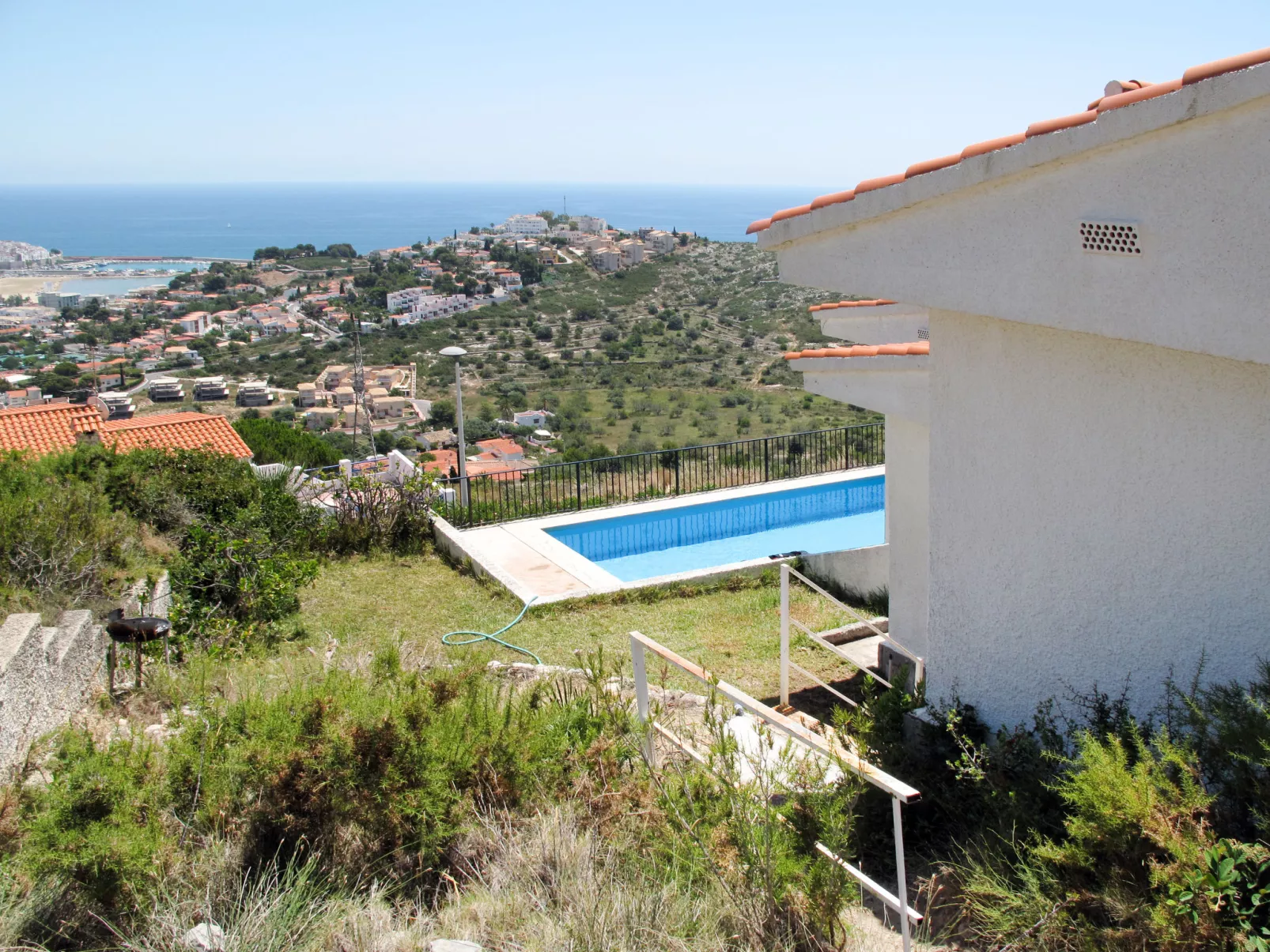 Grecia-Outside