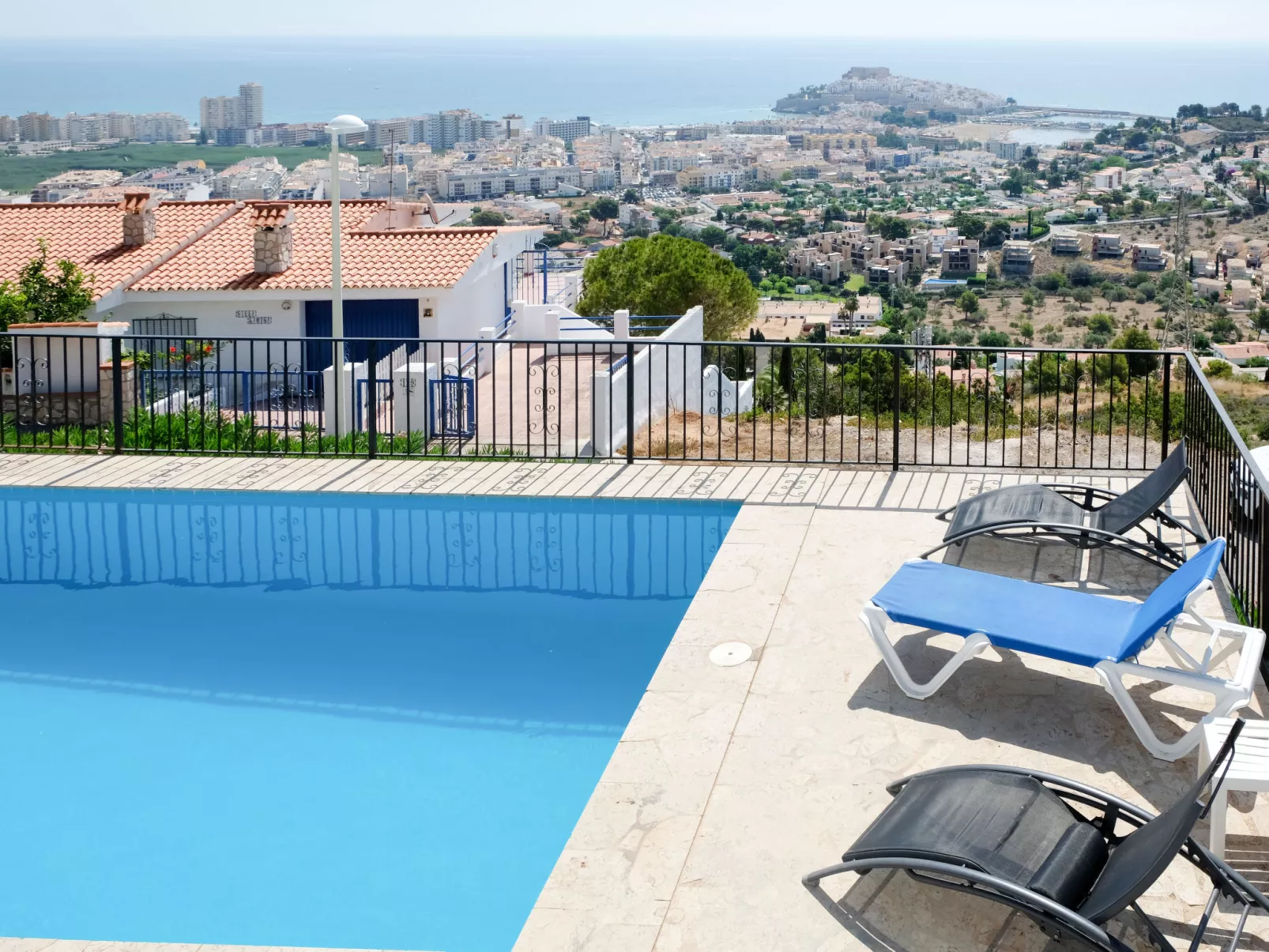Grecia-Outside