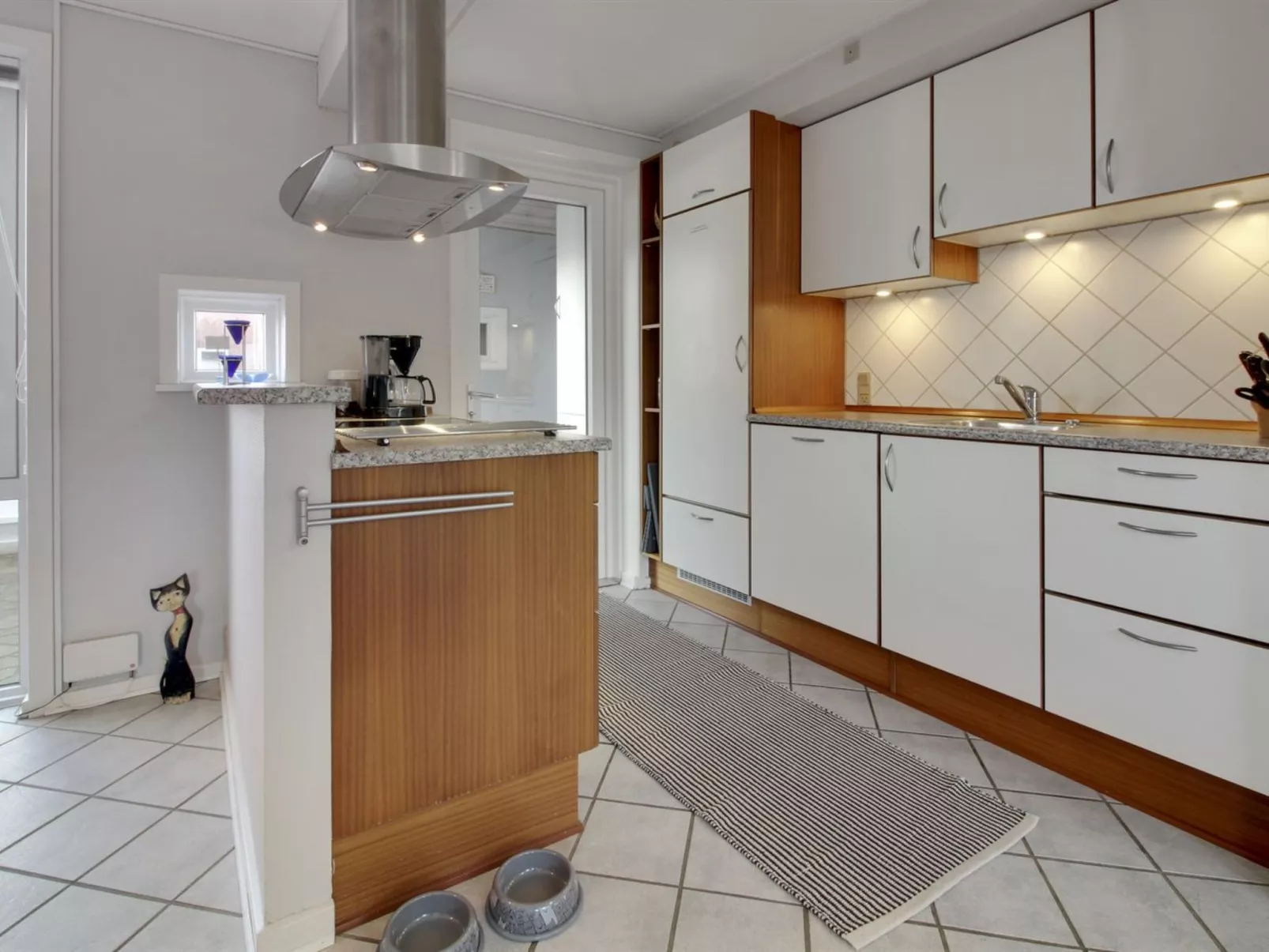 "Bosse" - 2.3km from the sea-Inside