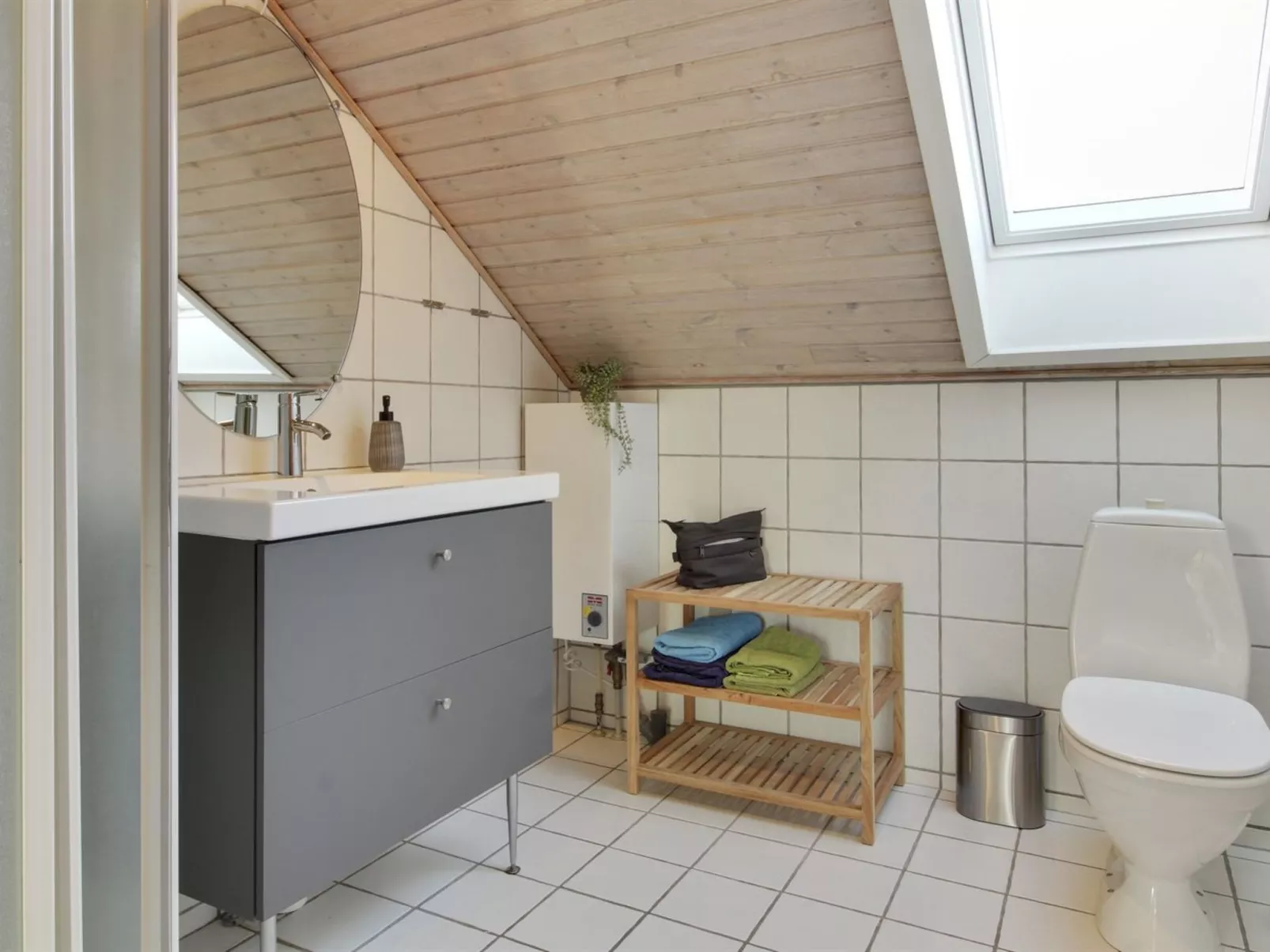 "Bosse" - 2.3km from the sea-Inside