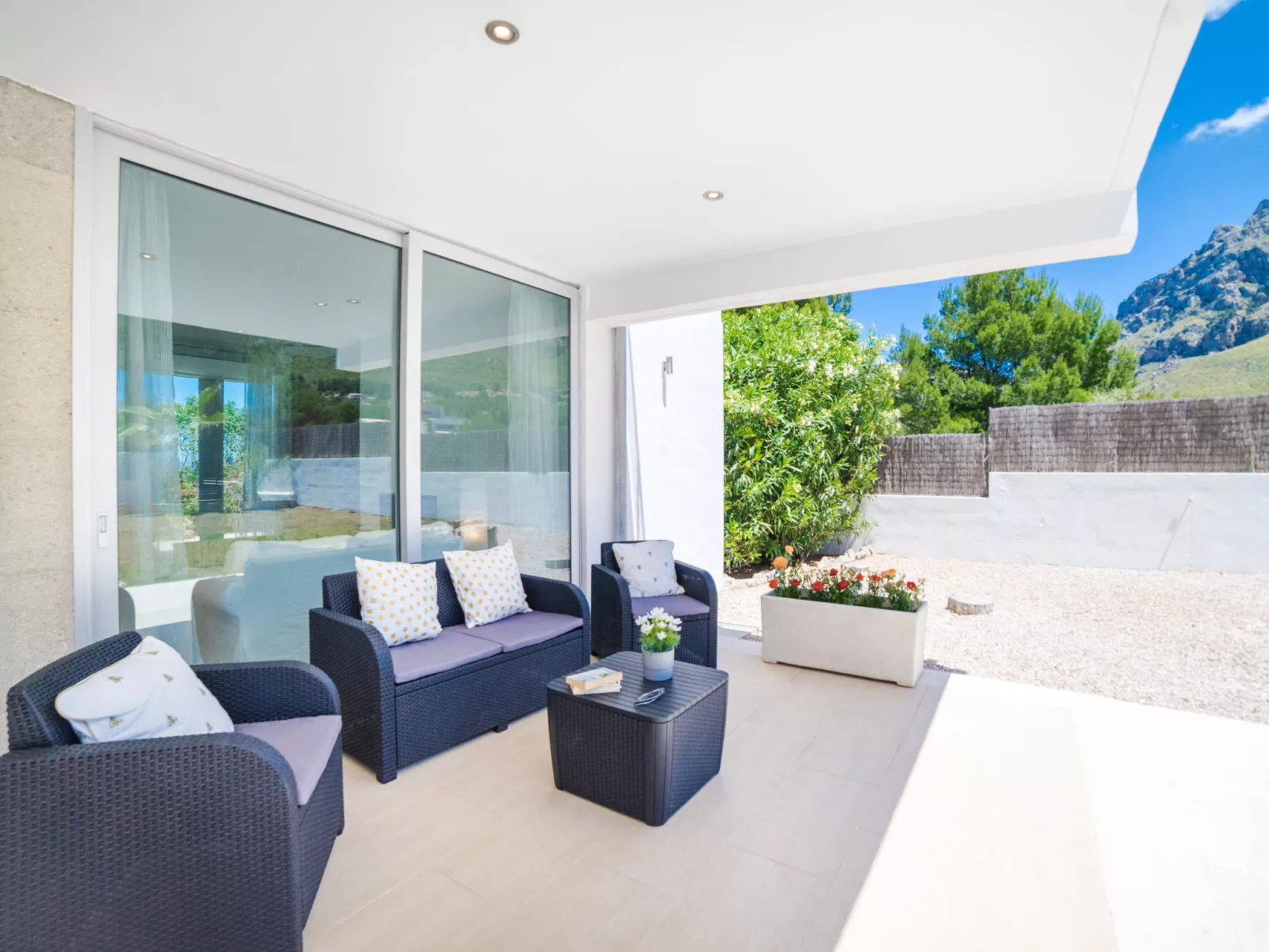 Villa Mut-Outside
