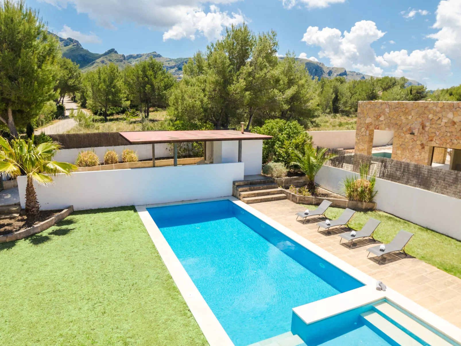 Villa Mut-Outside