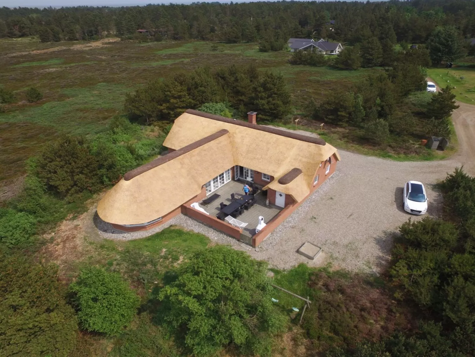 "Artan" - 2.6km from the sea-Outside