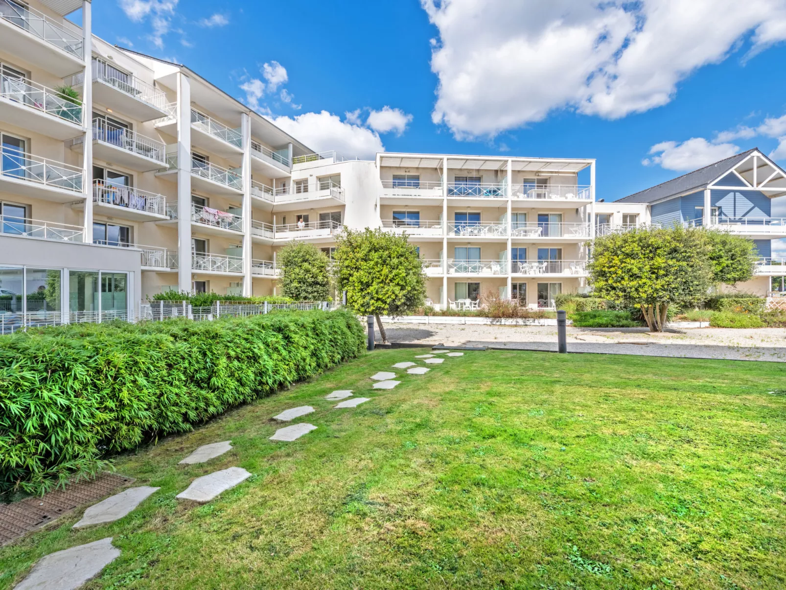 Domaine de Bertheaume-Outside