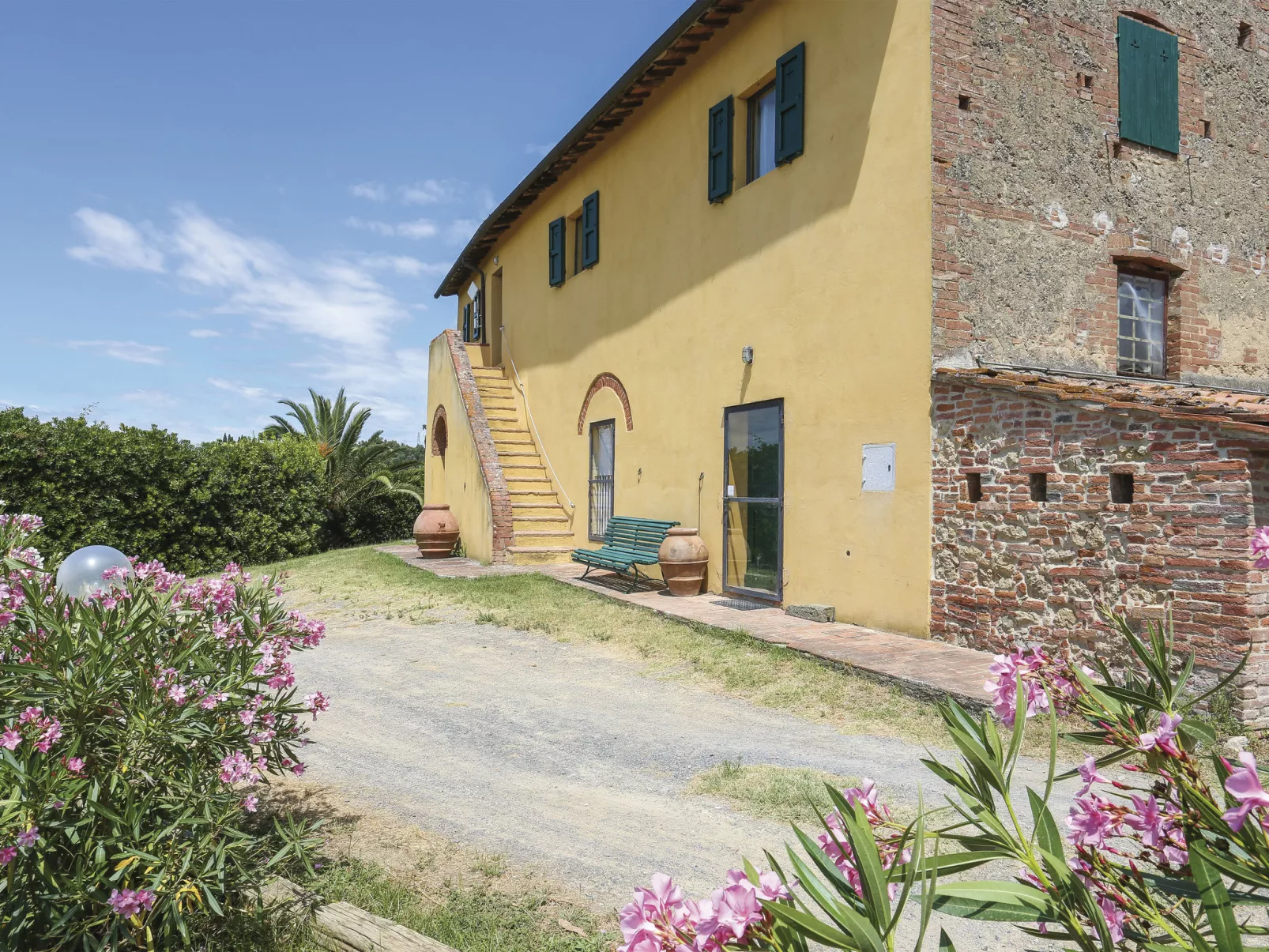 Terra Bianca (PAA136)-Outside
