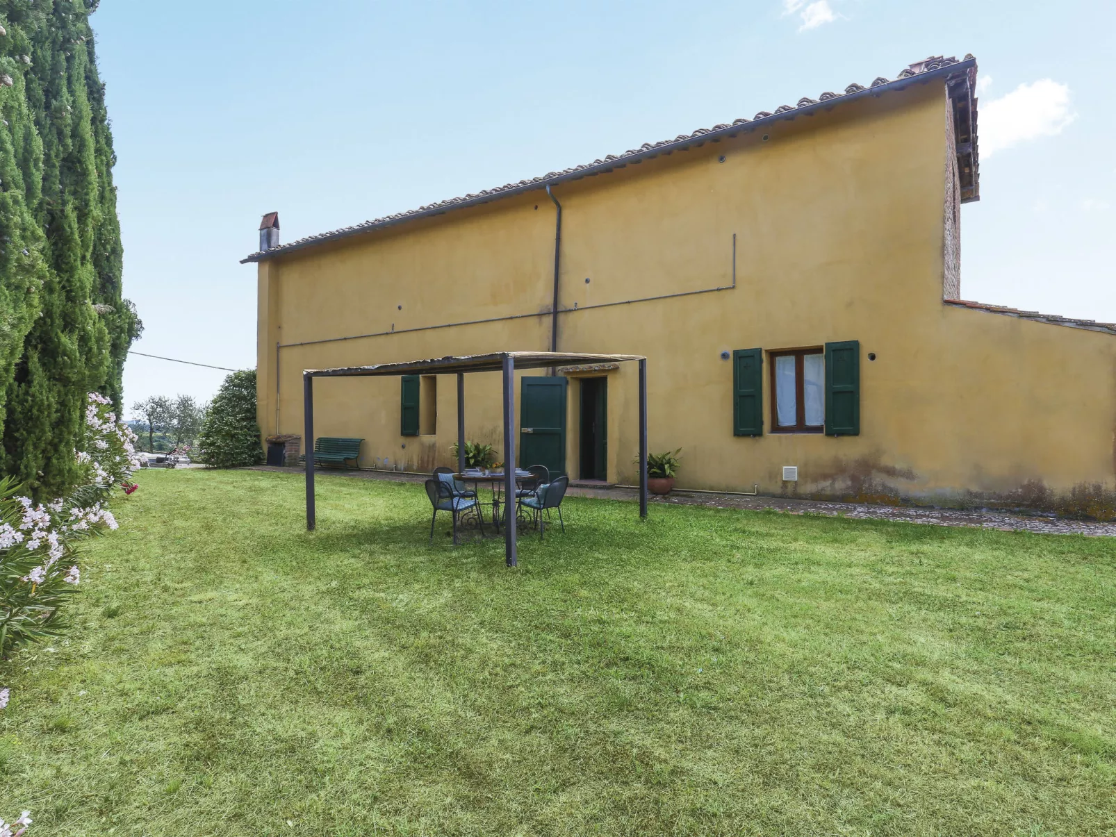 Terra Bianca (PAA136)-Outside