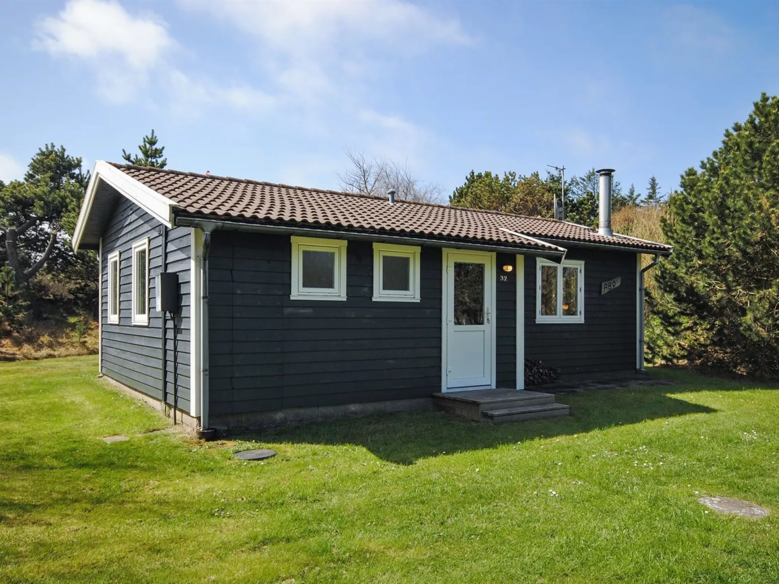 "Lökea" - 800m from the sea-Inside