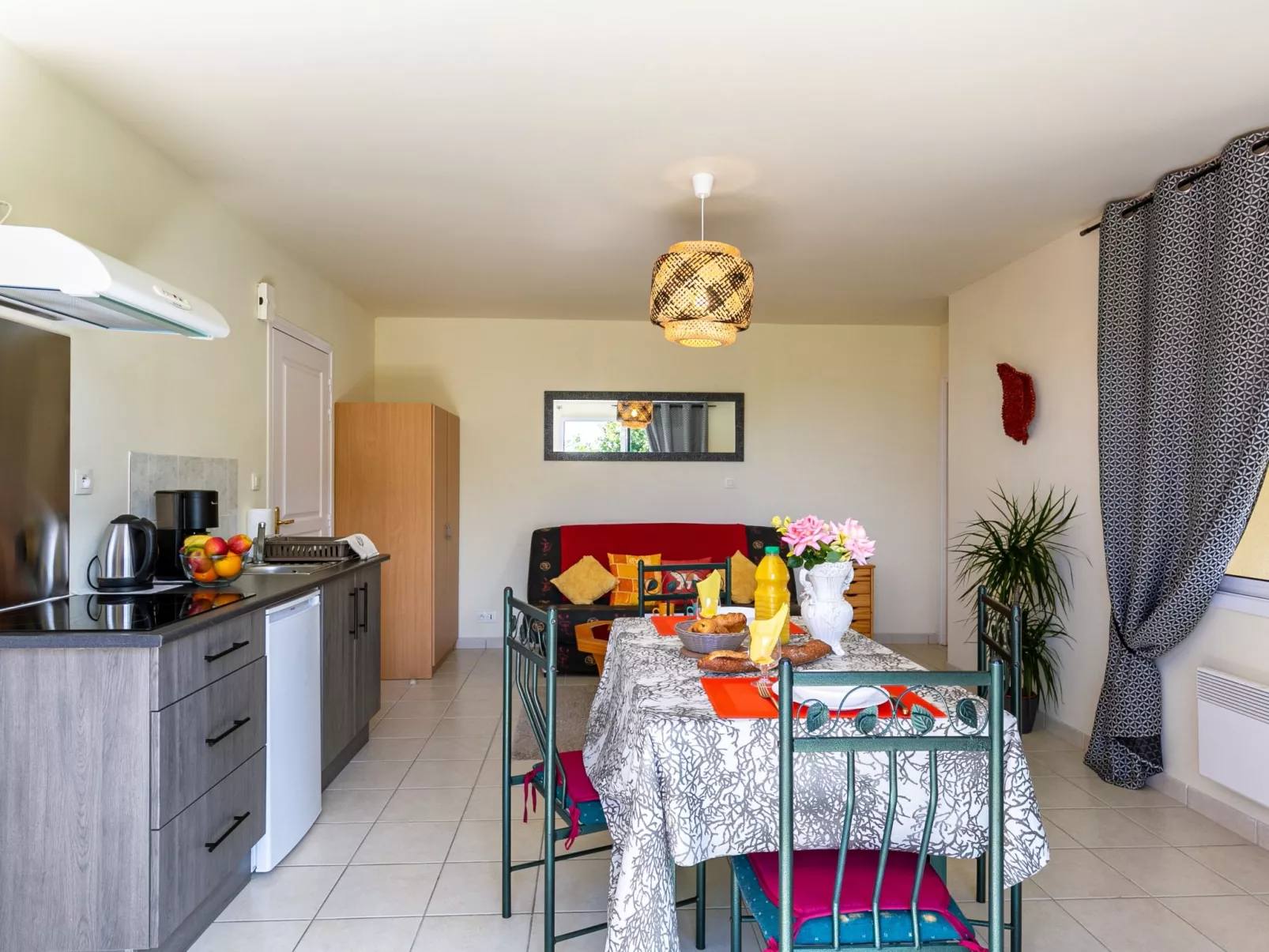 Chez Yvette-Dedans