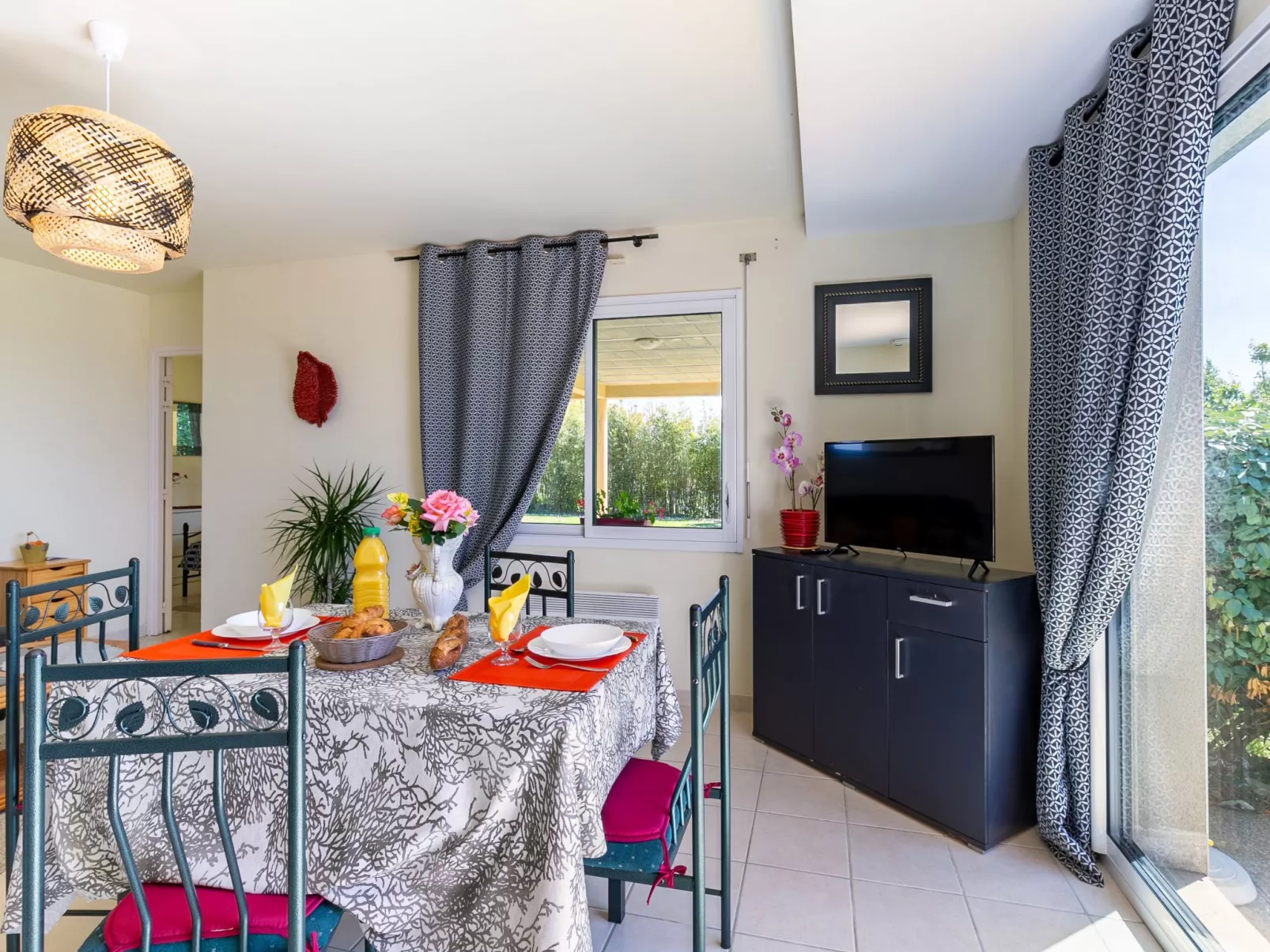 Chez Yvette-Dedans
