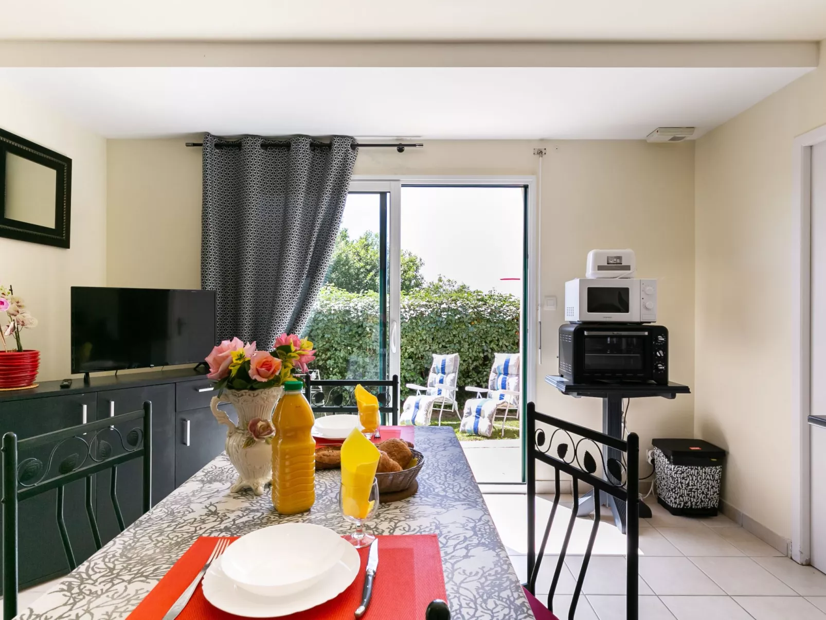 Chez Yvette-Dedans