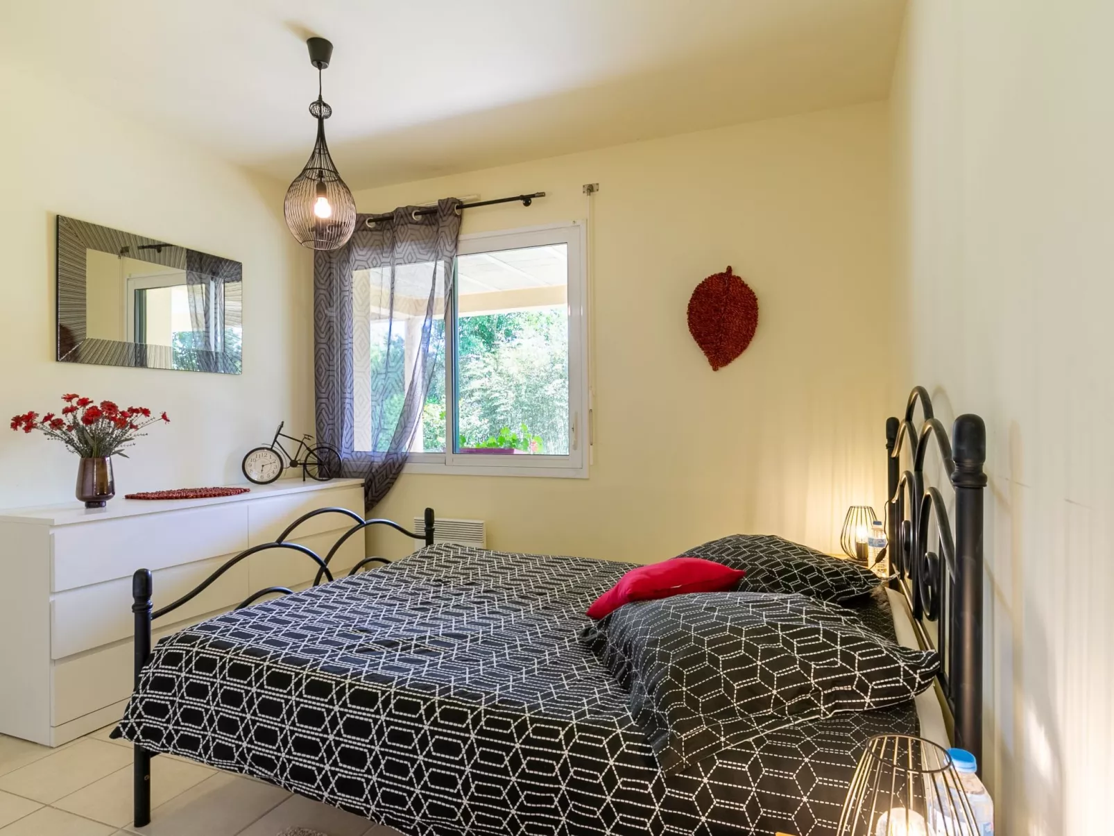 Chez Yvette-Dedans