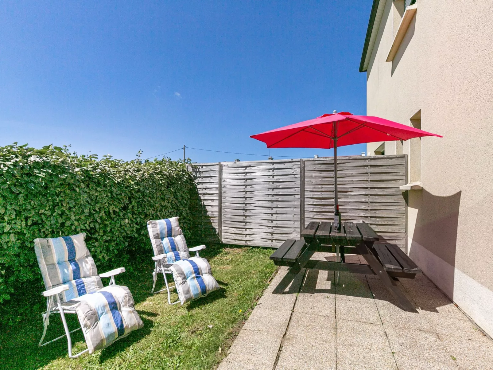 Chez Yvette-Dehors