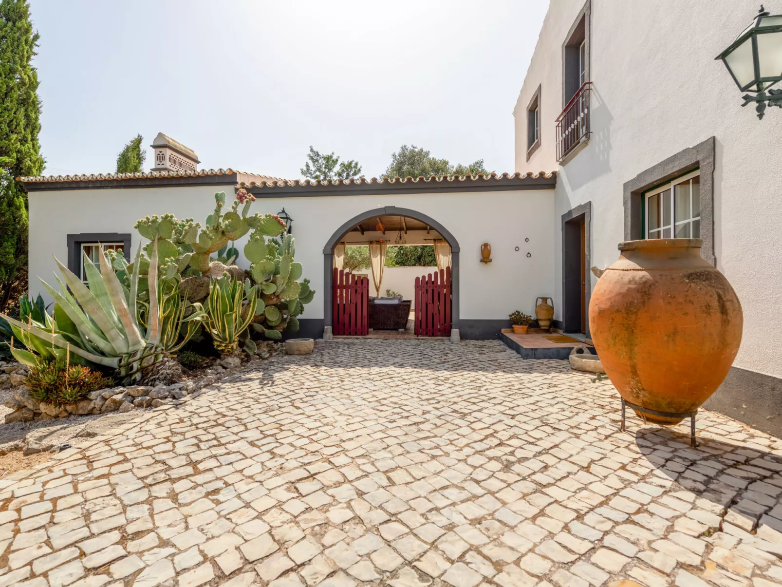 Quintal das Oliveiras-Outside