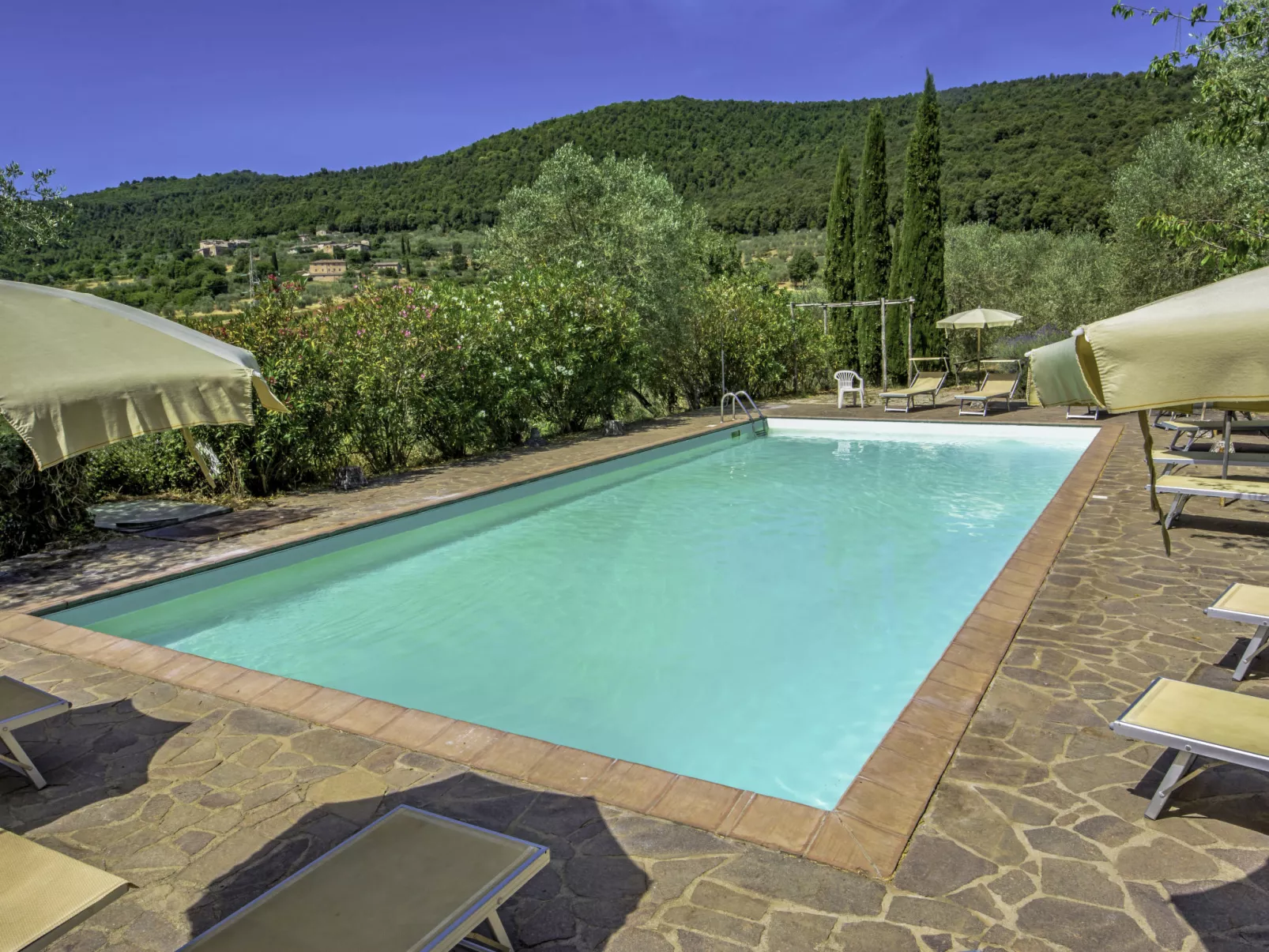 Il Cardo-Outside