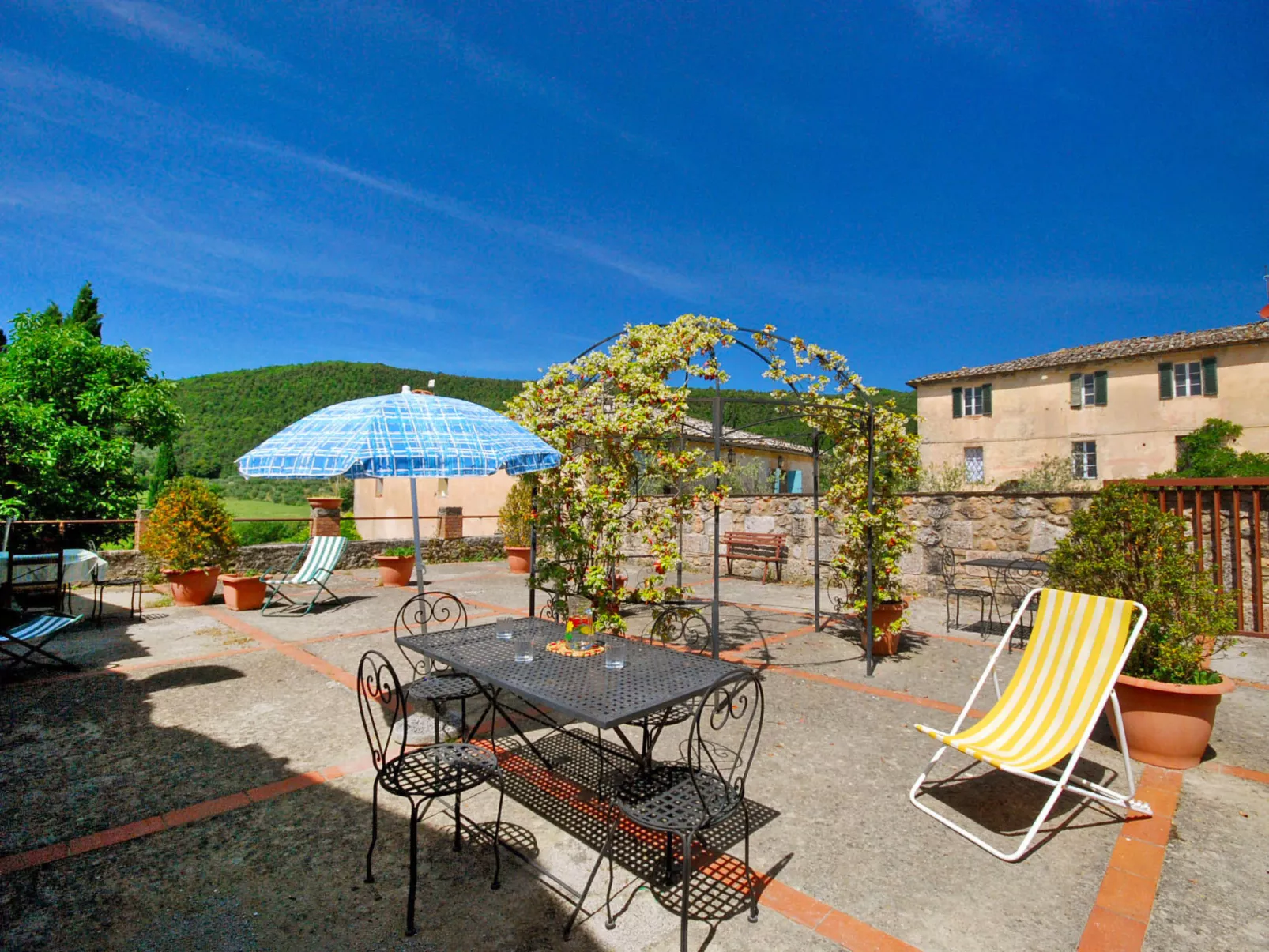 Il Cardo-Outside