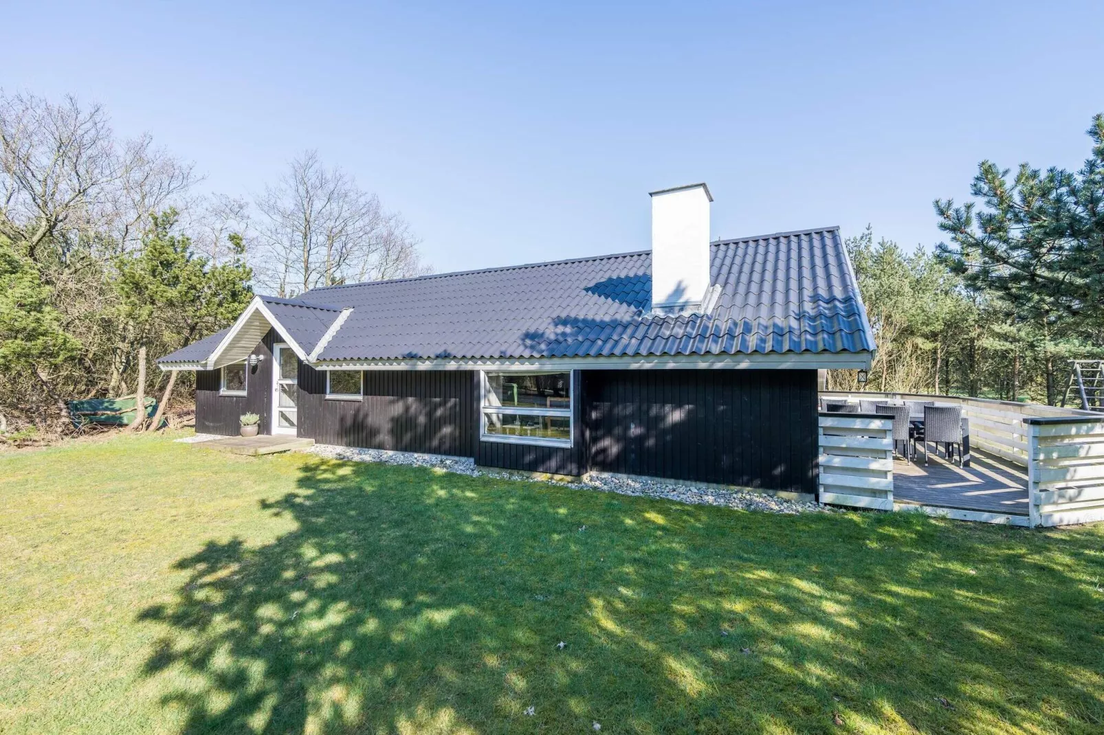 Bright Cottage with Covered Terrace-By Traum-Outdoor