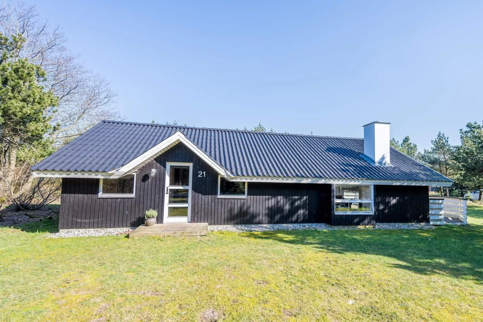 Bright Cottage with Covered Terrace-By Traum-Outdoor