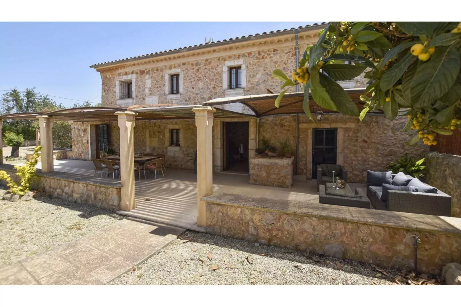 Cadernera-Exterior summer