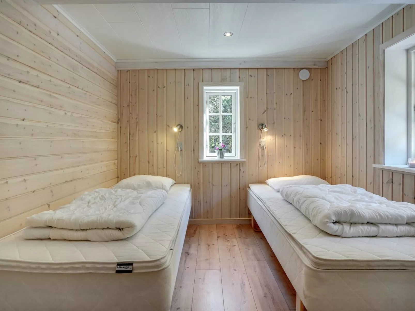 "Gudmund" - 3.9km from the sea-Inside