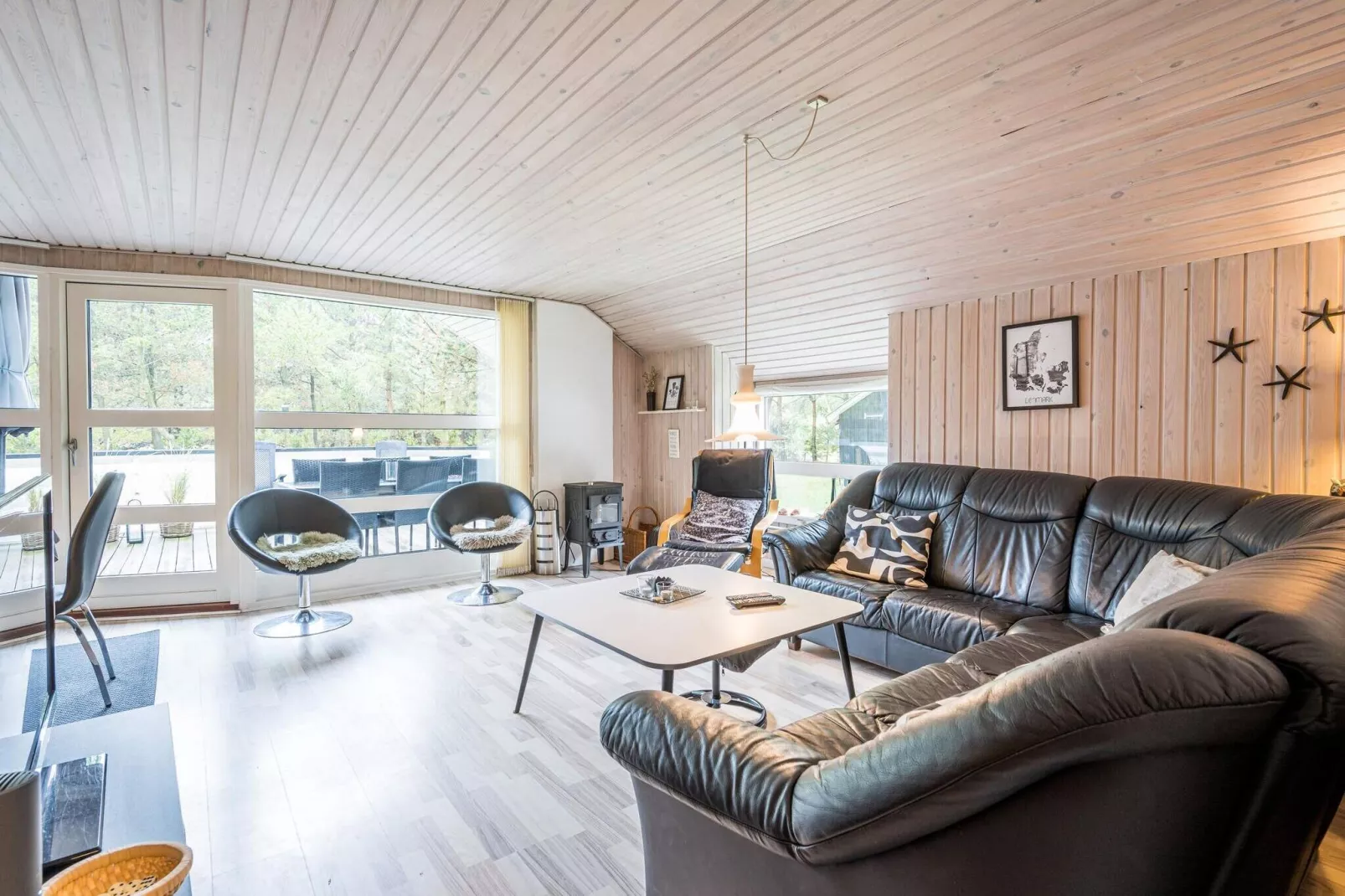 Bright Cottage with Covered Terrace-By Traum-Indoor