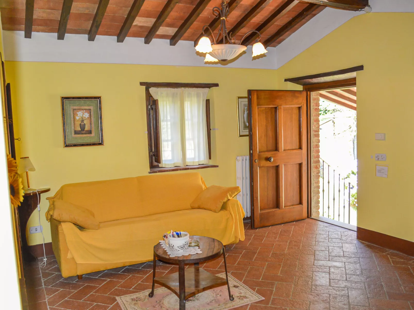 A spasso tra gli ulivi-Inside