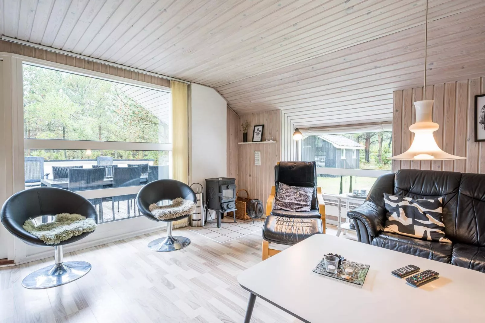 Bright Cottage with Covered Terrace-By Traum-Indoor