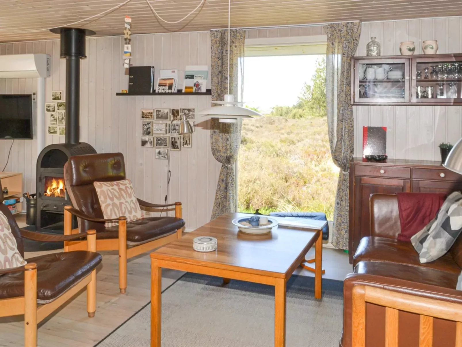 "Karlotta" - 2.2km from the sea-Inside