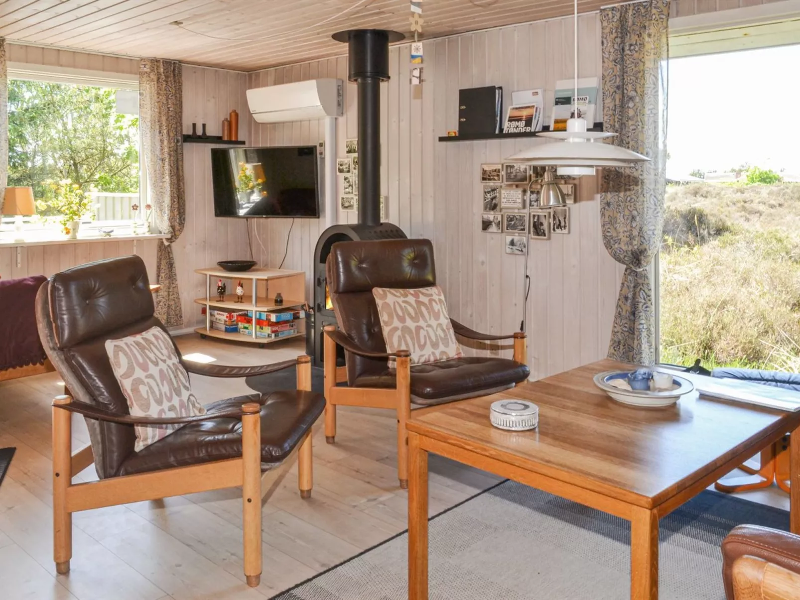 "Karlotta" - 2.2km from the sea-Inside