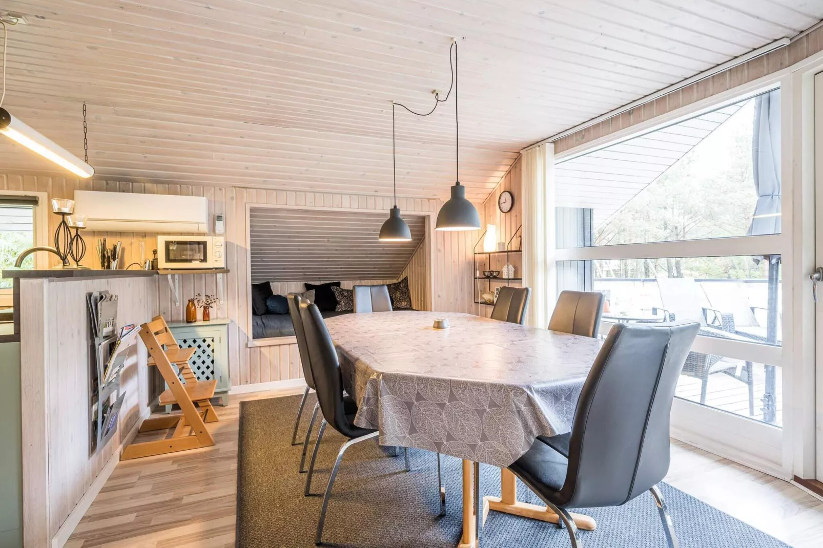 Bright Cottage with Covered Terrace-By Traum-Indoor