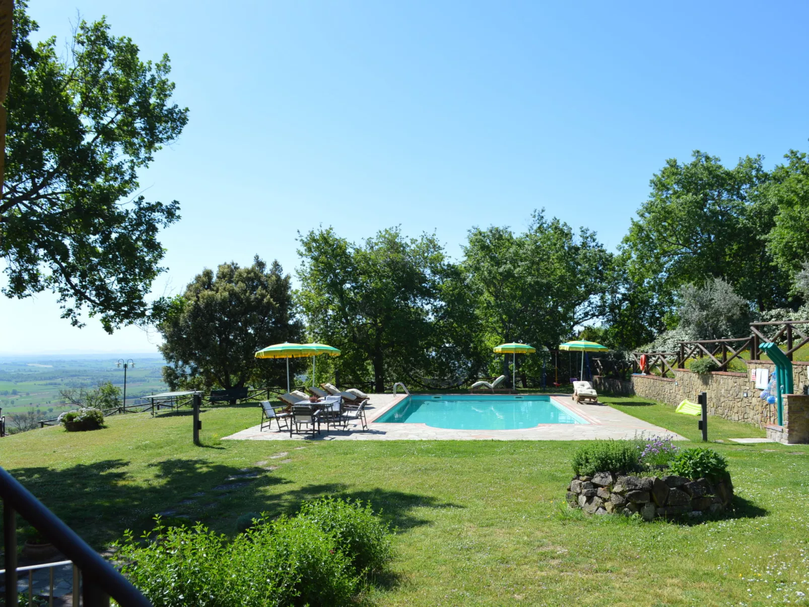 A spasso tra gli ulivi-Outside