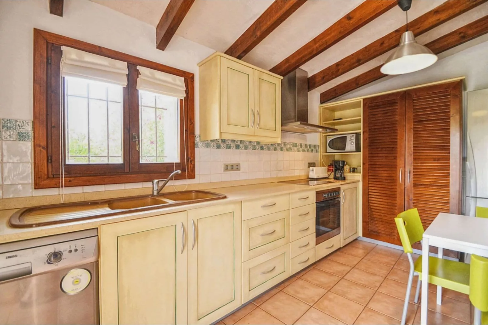 Cadernera-Kitchen