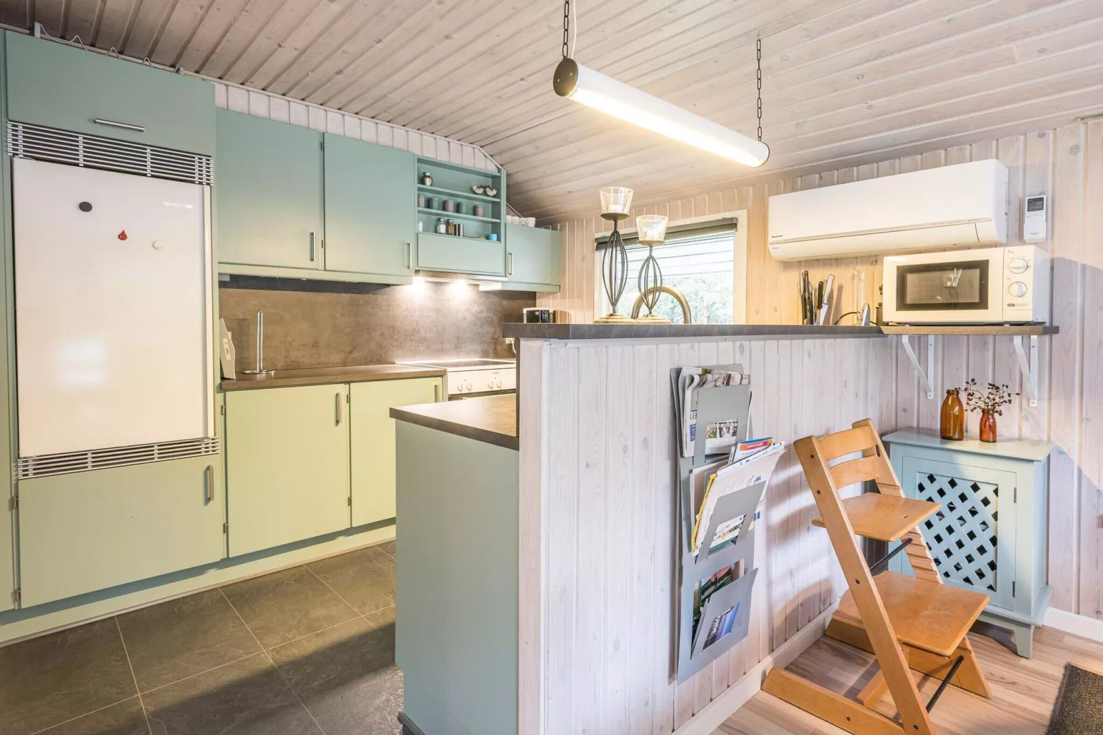 Bright Cottage with Covered Terrace-By Traum-Indoor