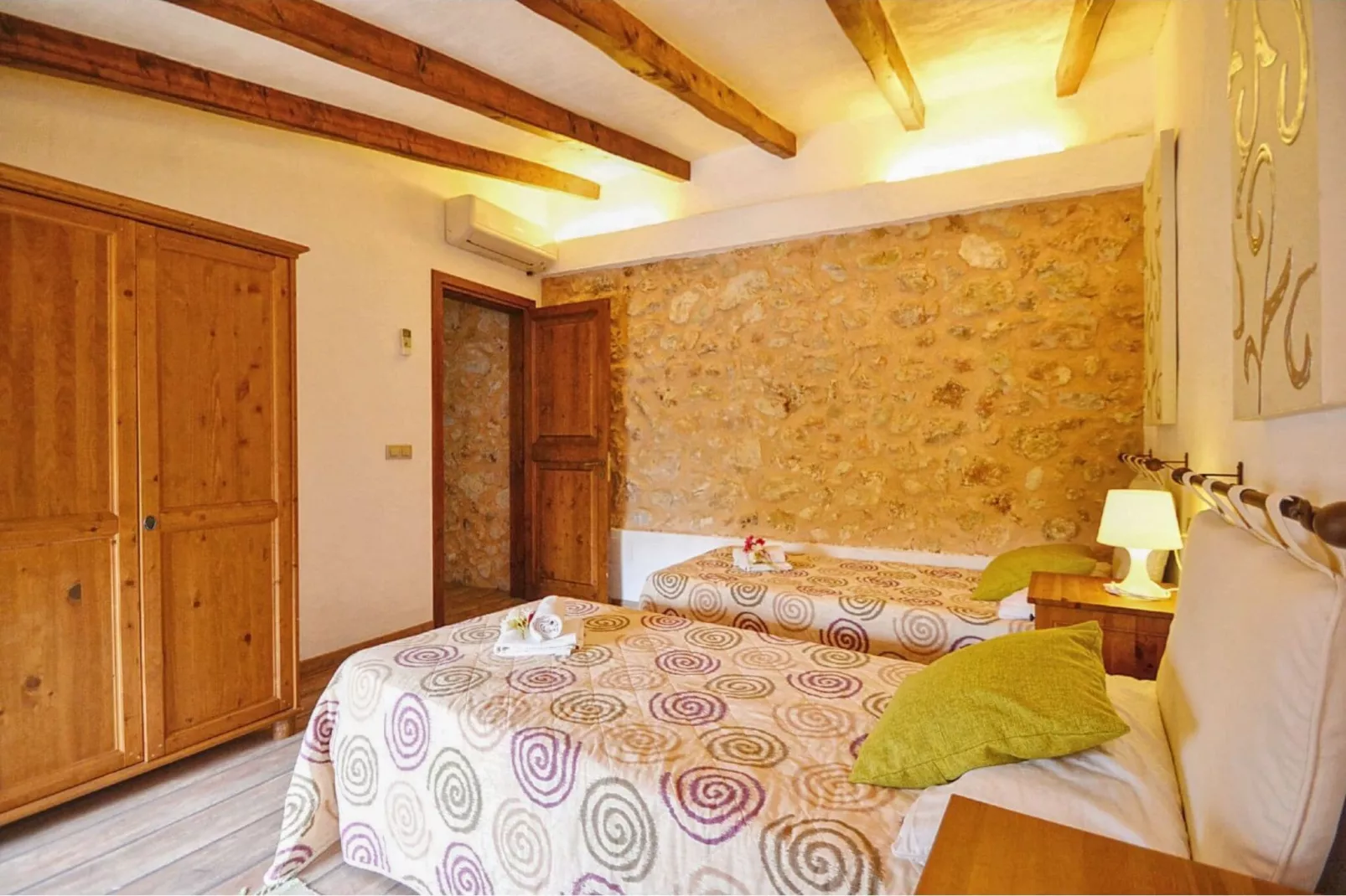 Cadernera-Bedroom