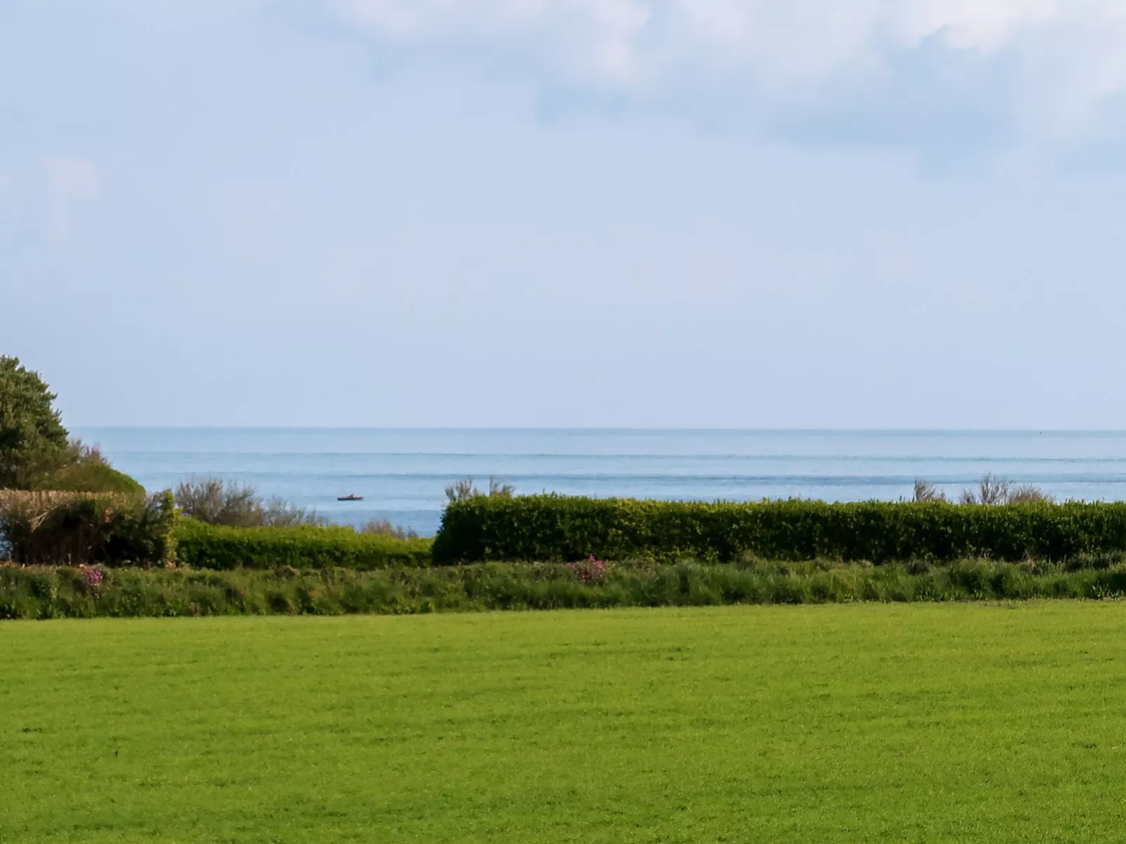 Brise Marine-Outside