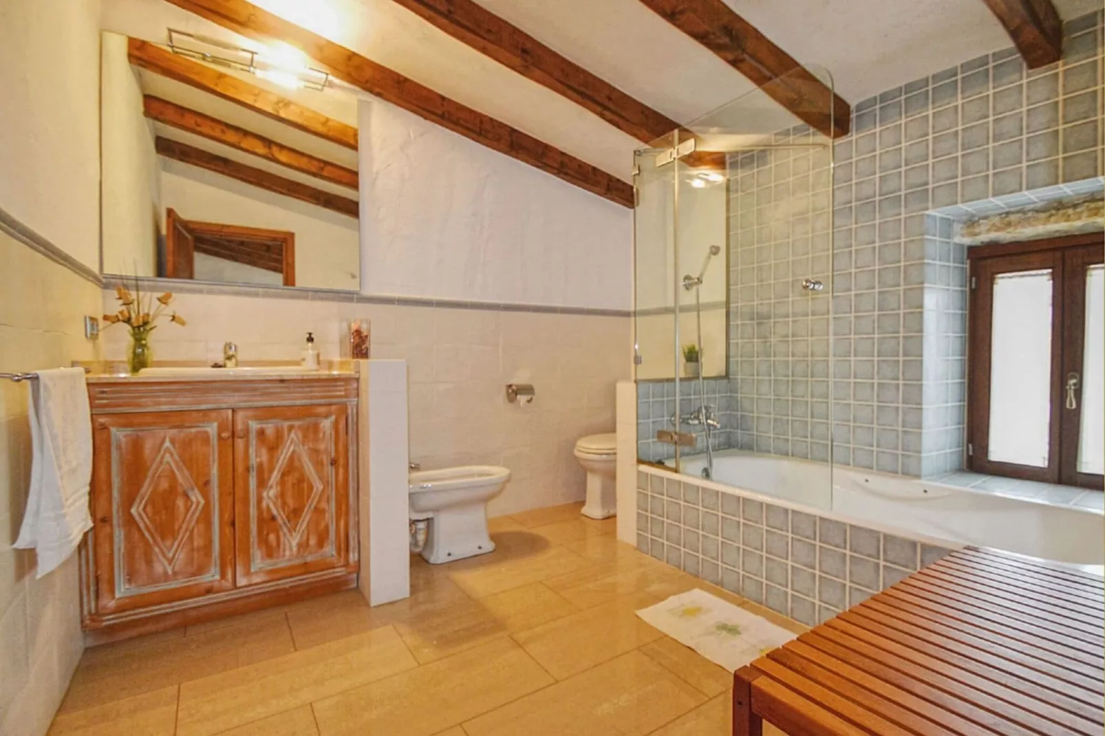 Cadernera-Bathroom
