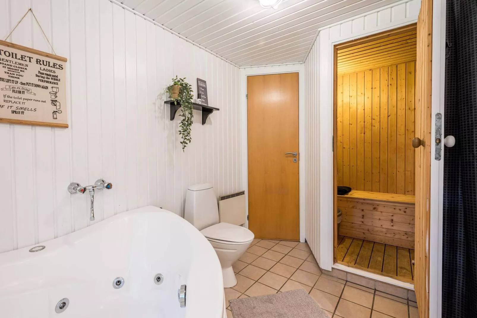 Bright Cottage with Covered Terrace-By Traum-Sauna