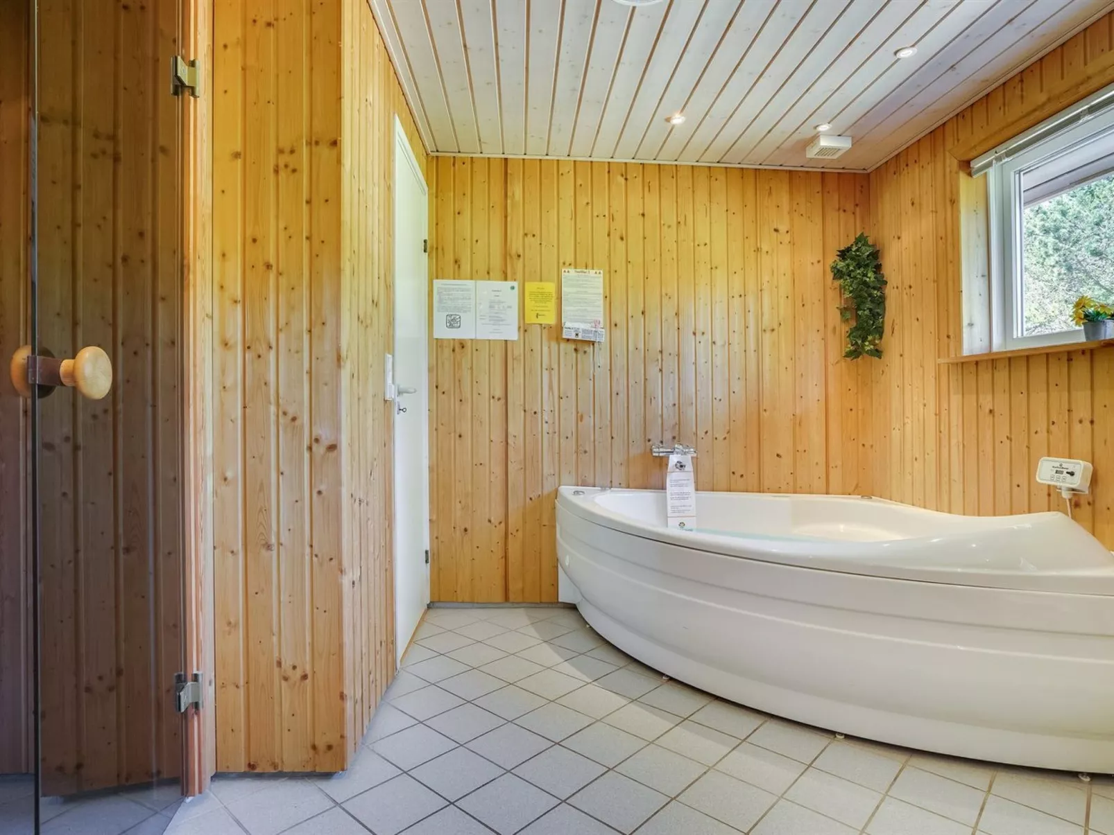 "Reidar" - 1km from the sea-Inside