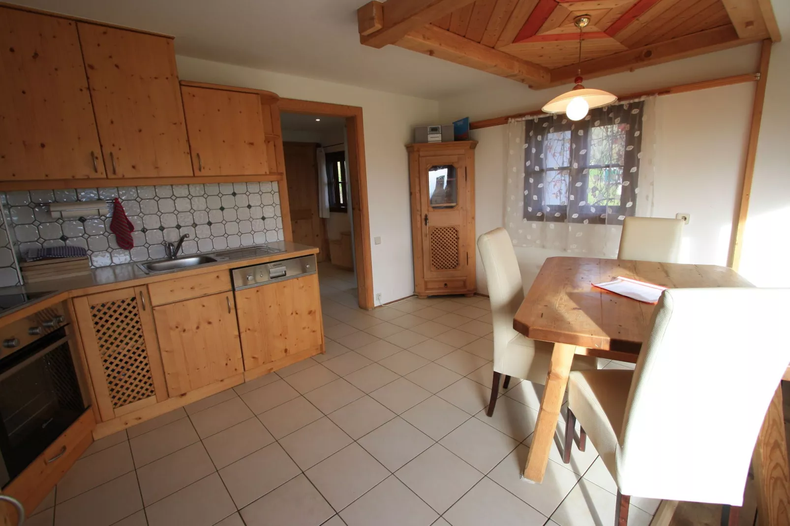 Grosser Troadkasten-Kitchen