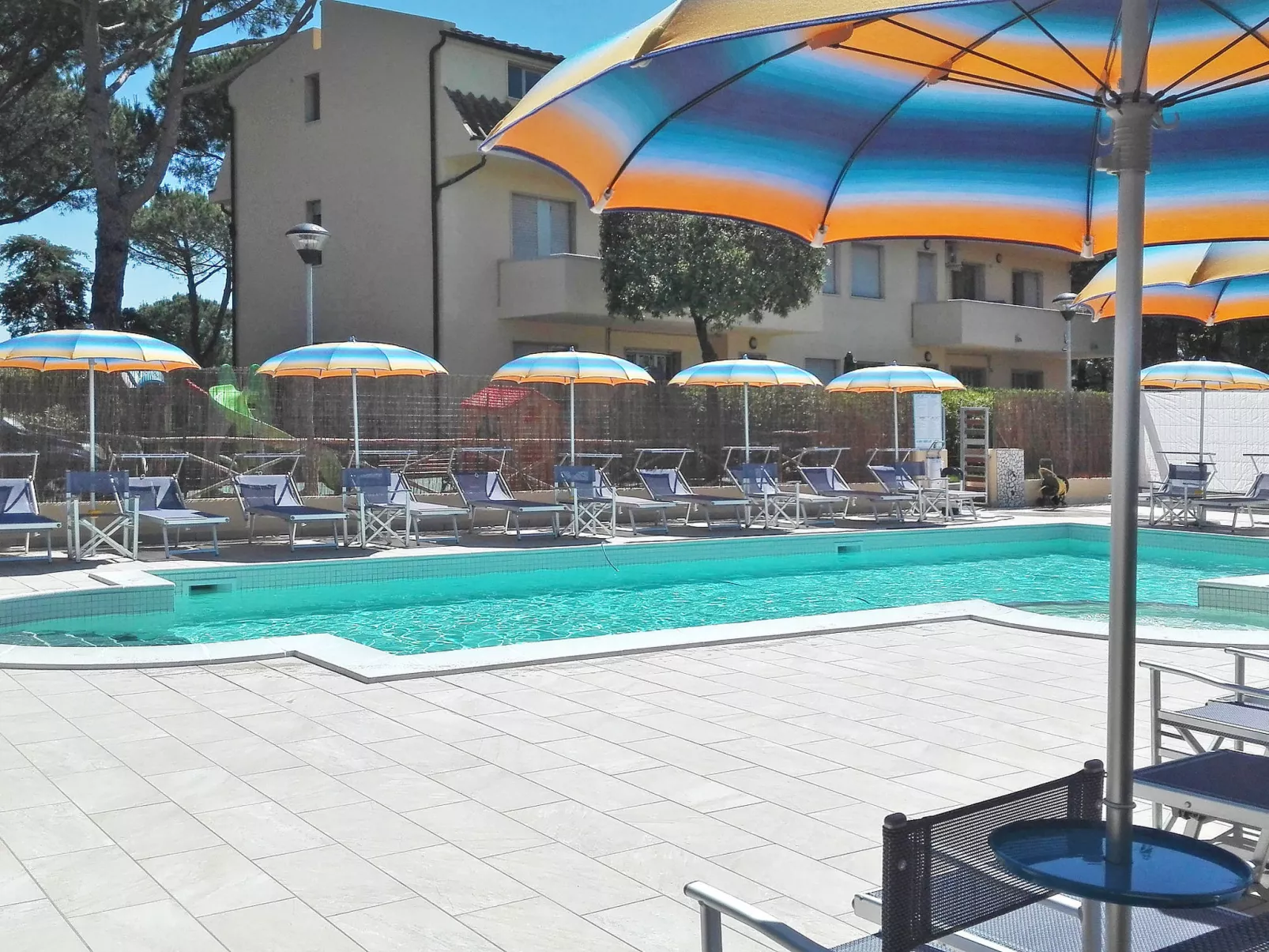 Riviera 5-Outside