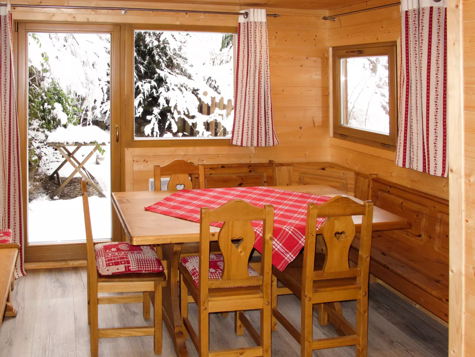 Le Petit Savoyard-Inside