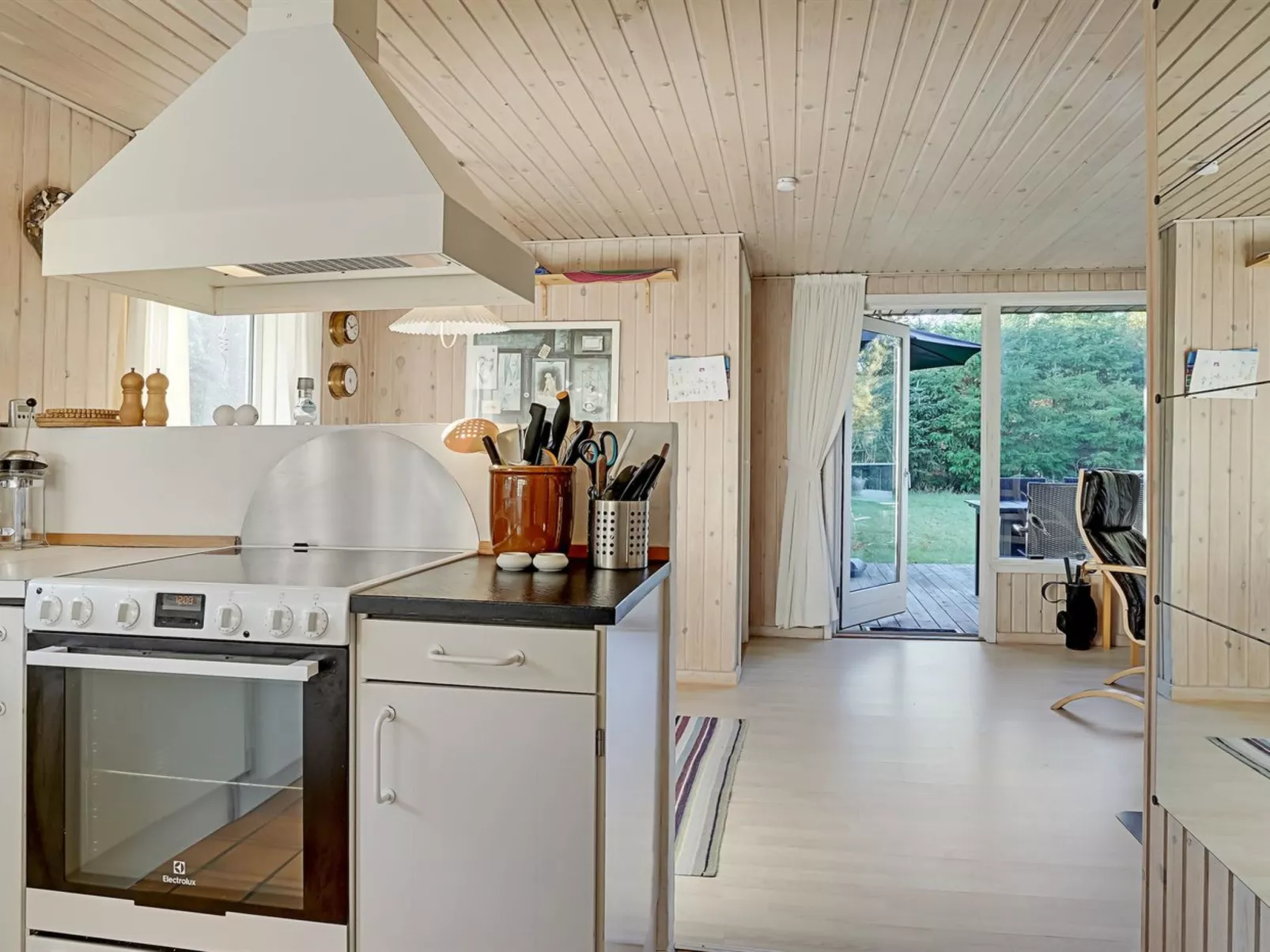 "Myrna" - 300m from the sea-Inside